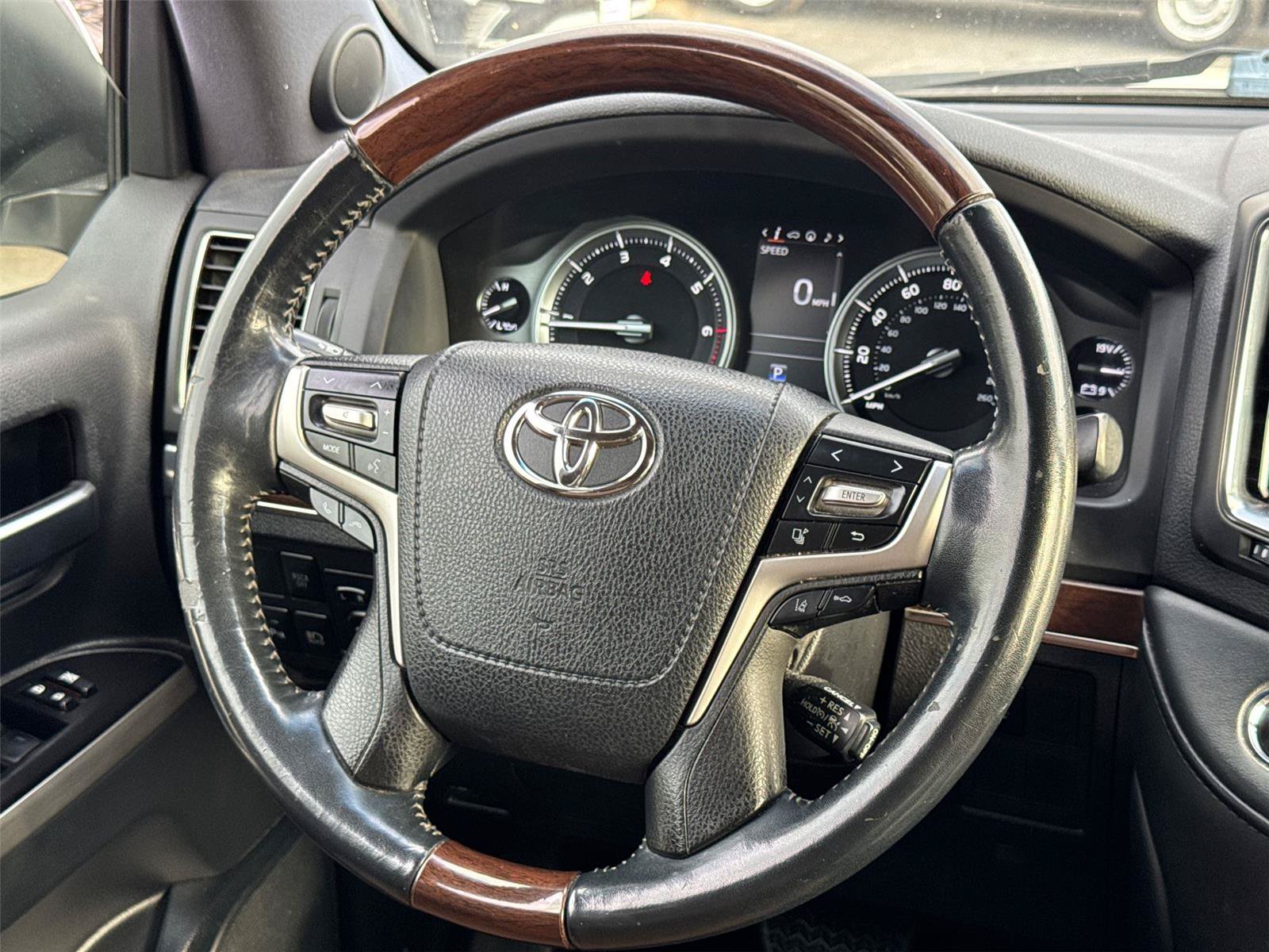 Used 2016 Toyota Land Cruiser AWD/4WD image 22