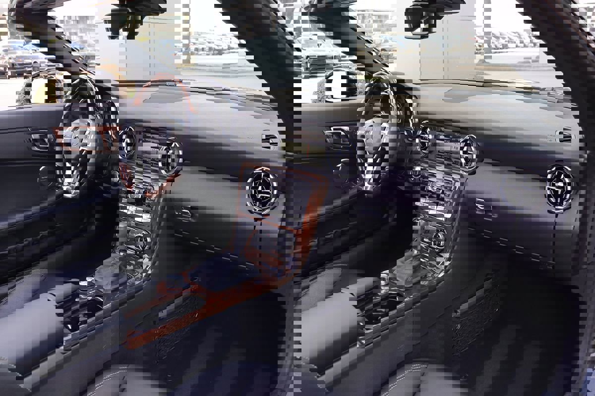 Used 2014 Mercedes-Benz SLK 350 image 13