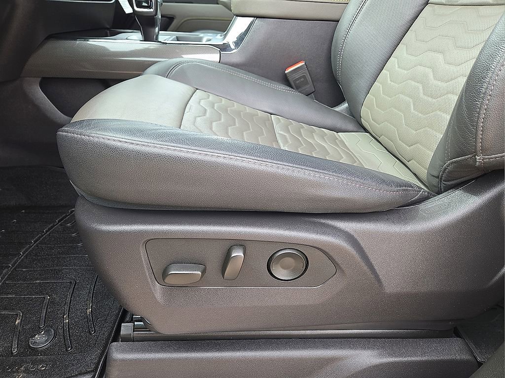 Used 2024 Chevrolet Silverado 1500 ZR2 w/ Technology Package image 24