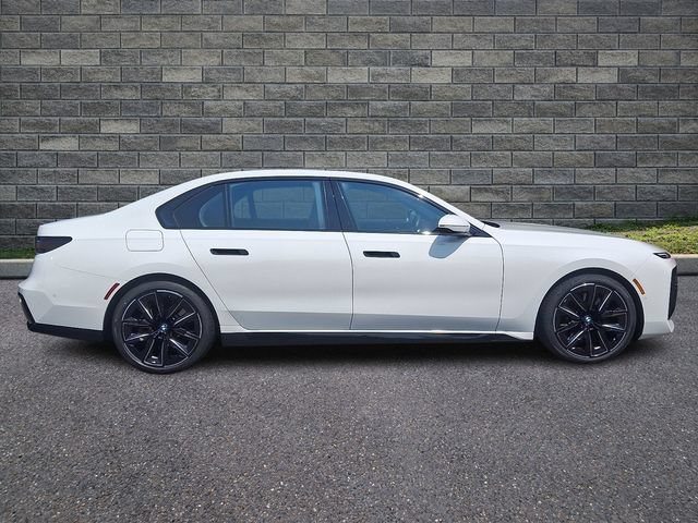 Used 2024 BMW 740i xDrive w/ Premium Package 2 AWD/4WD image 7