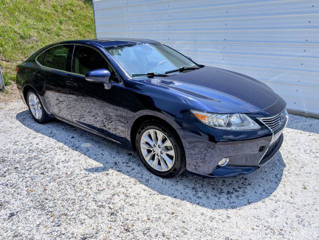 Used 2014 Lexus ES 300h w/ Luxury Package w/Bamboo Trim FWD image 1