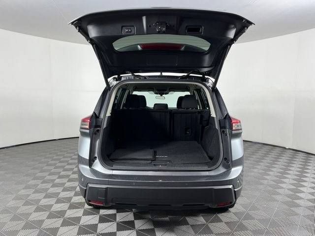 Used 2025 Nissan Rogue SV FWD image 45
