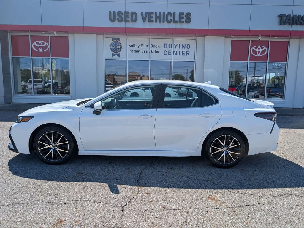 Certified 2024 Toyota Camry SE FWD image 4