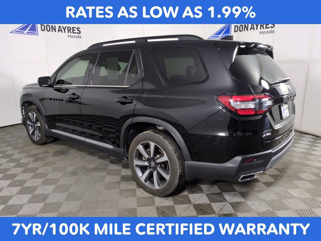 Certified 2025 Honda Pilot Touring image 3