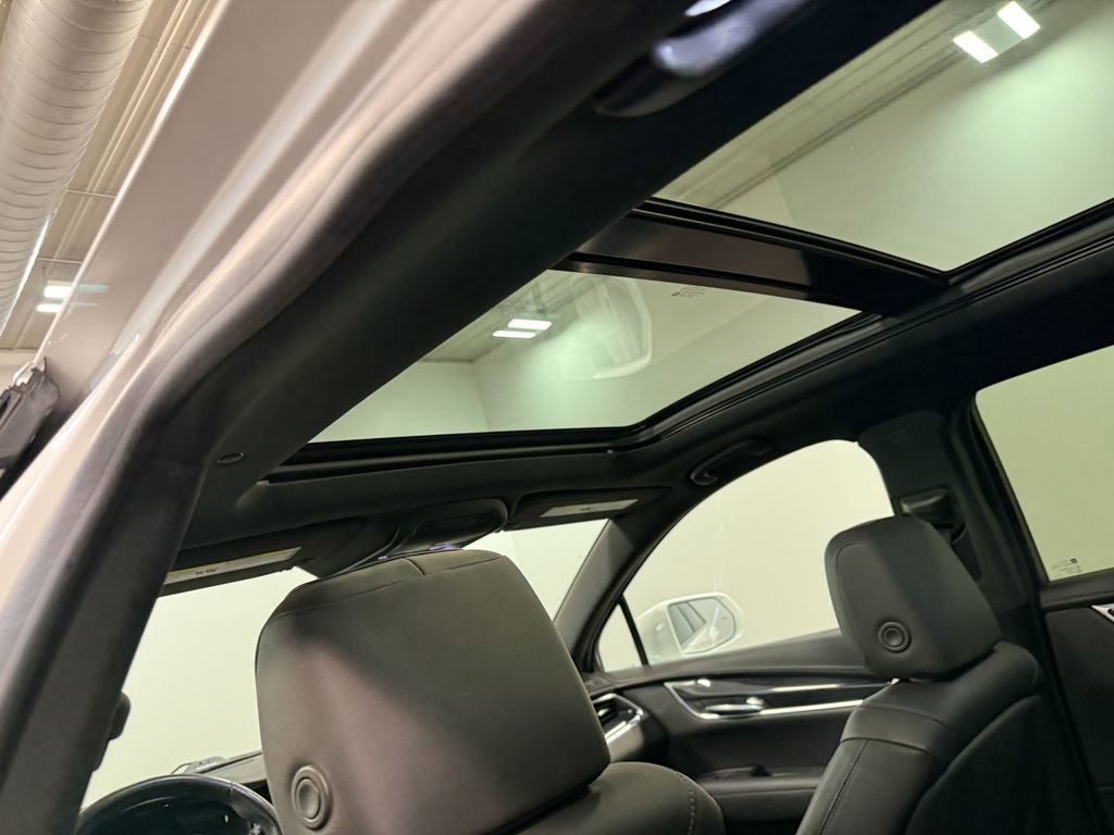 Used 2020 Cadillac XT5 Premium Luxury image 11