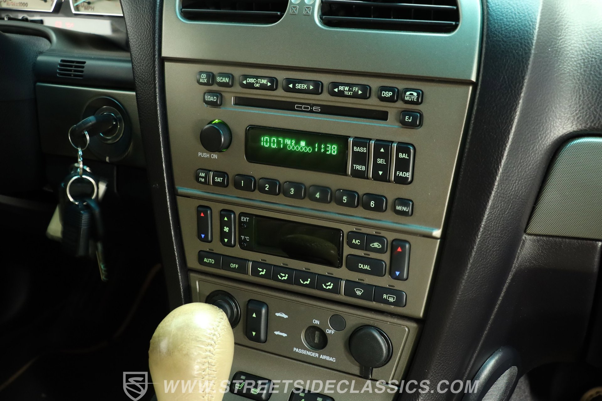 Used 2005 Ford Thunderbird RWD image 38