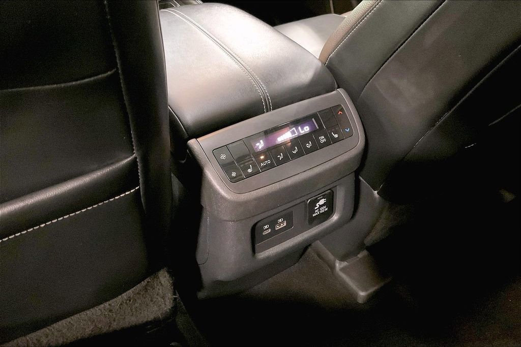 Used 2022 Nissan Pathfinder Platinum w/ Cargo Package AWD/4WD image 10