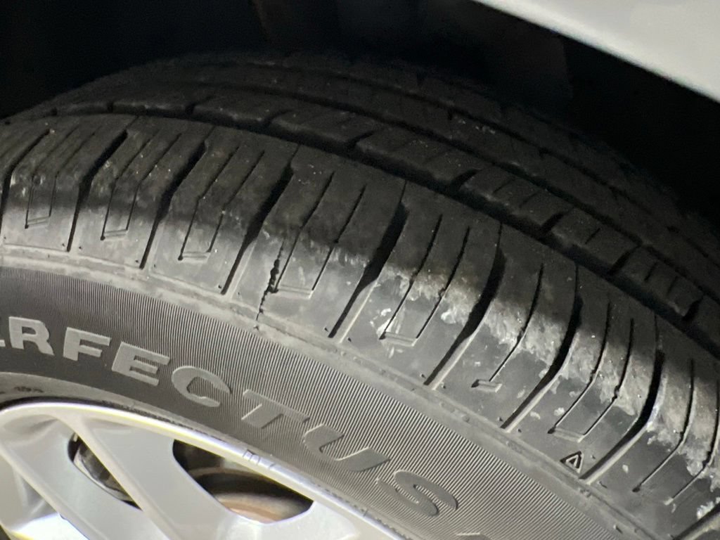 Used 2023 Chrysler Pacifica Touring-L FWD image 35
