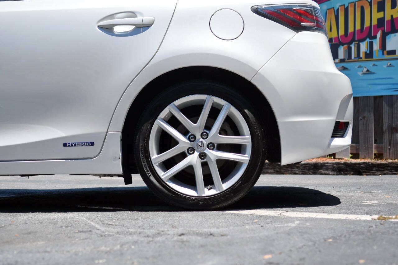 Used 2015 Lexus CT 200h FWD image 9