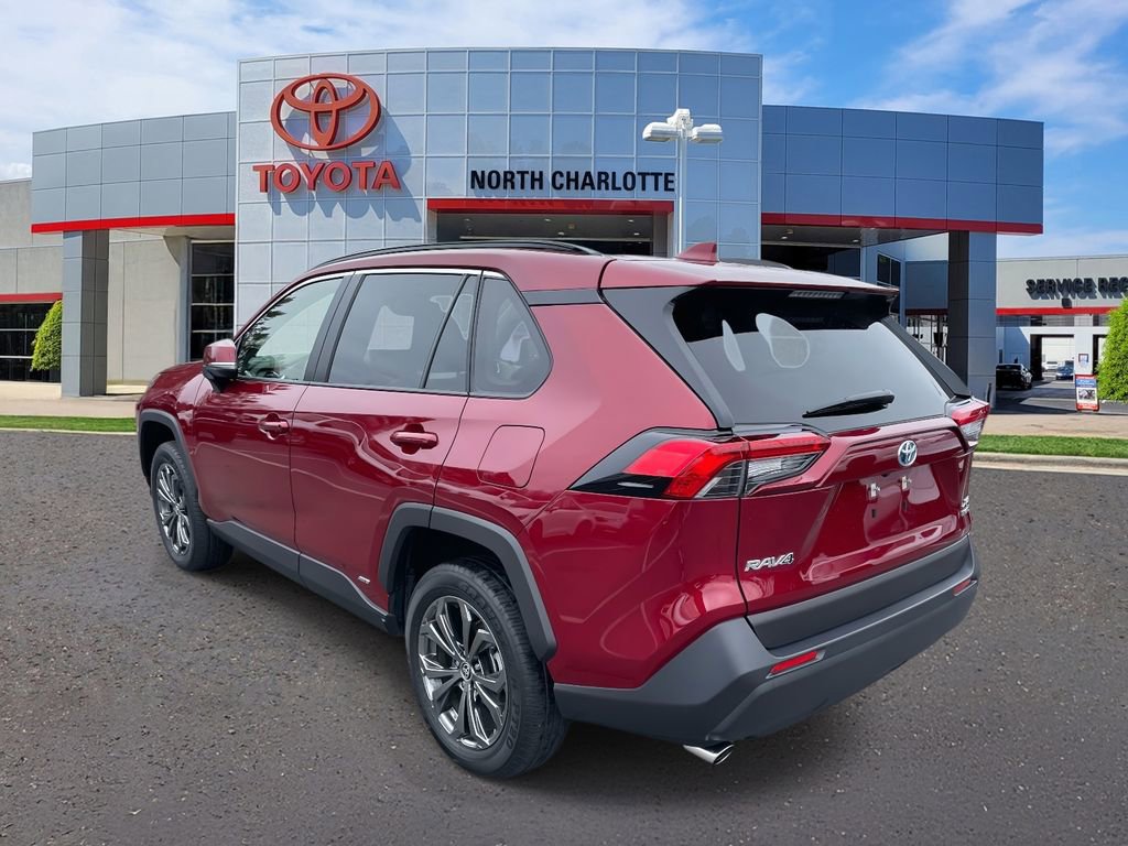 Used 2023 Toyota RAV4 XLE Premium image 8