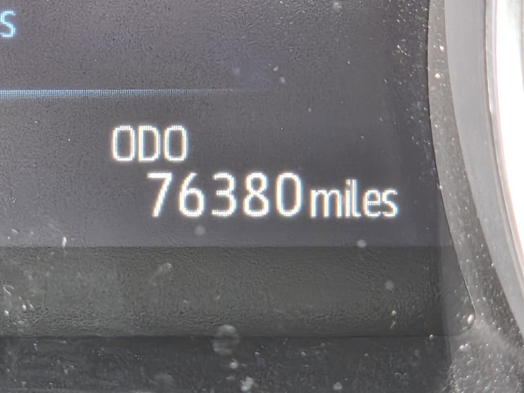 Used 2022 Toyota Camry XLE w/ Navigation Upgrade Package image 23