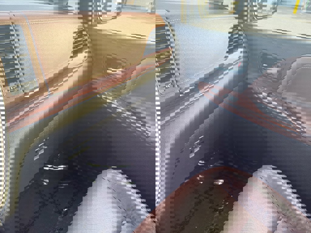 Used 2017 Toyota Sienna Limited Premium image 12