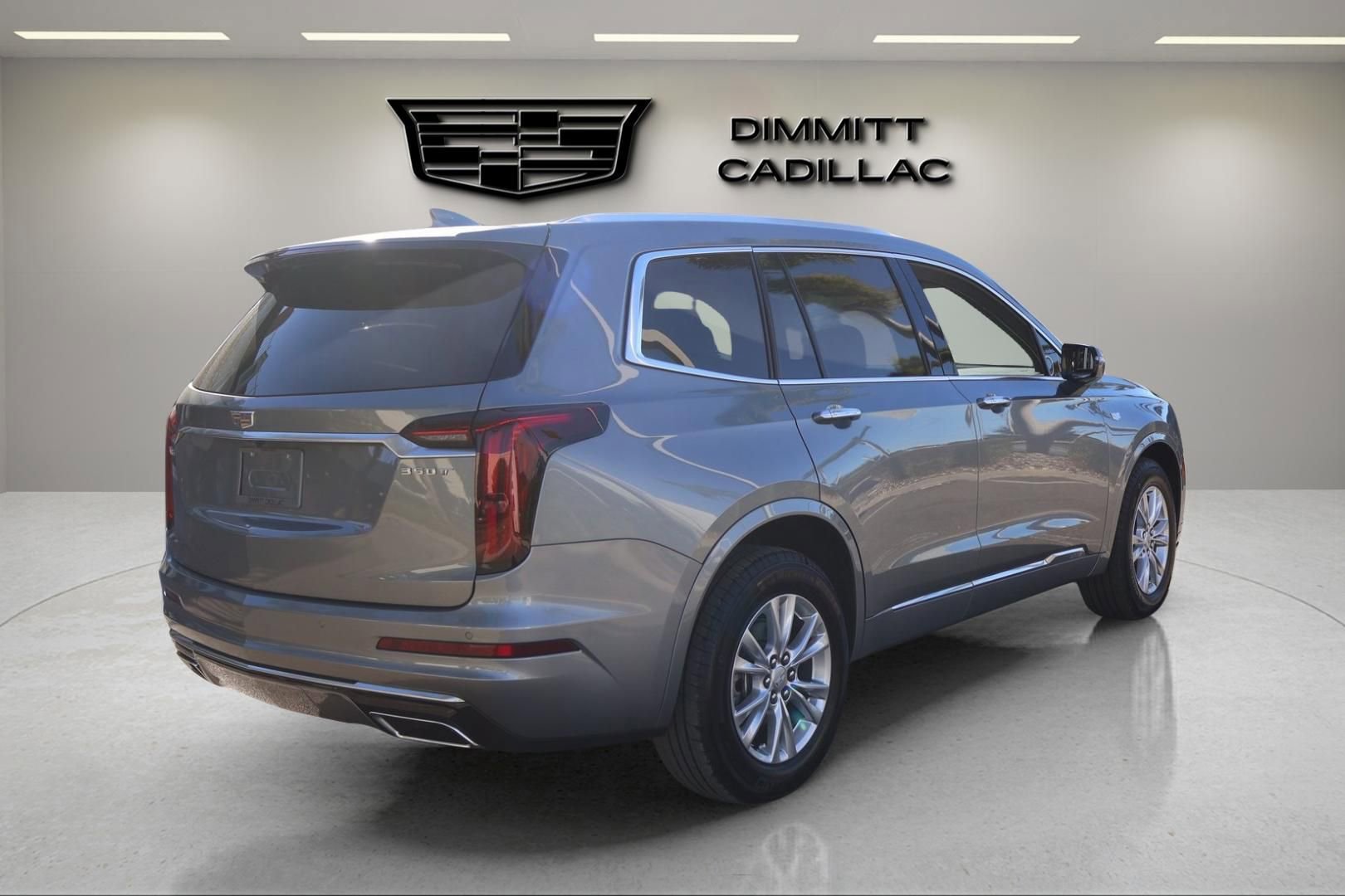 New 2025 Cadillac XT6 Luxury FWD image 5