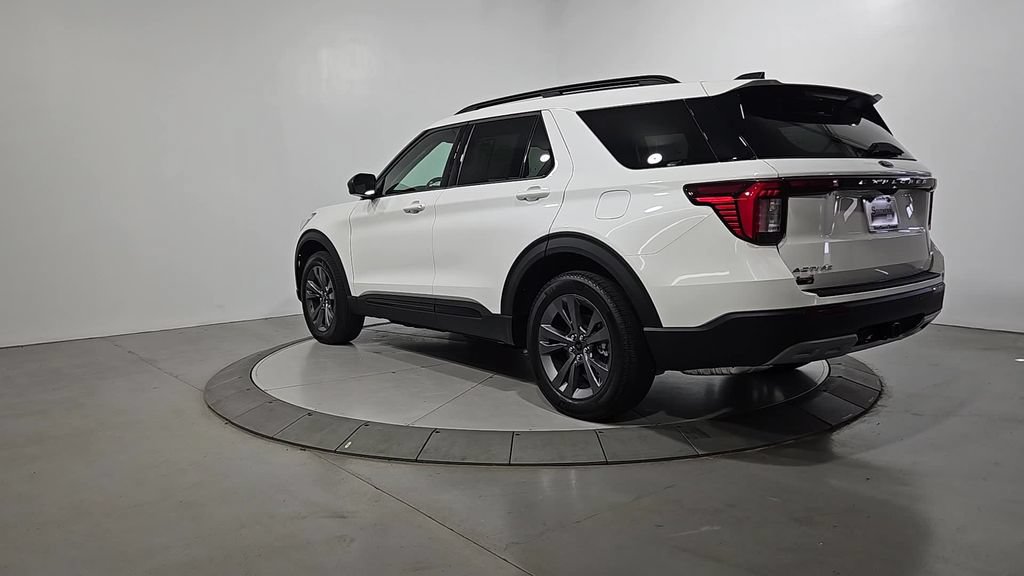 Used 2026 Ford Explorer Active w/ Active Comfort Package AWD/4WD image 3