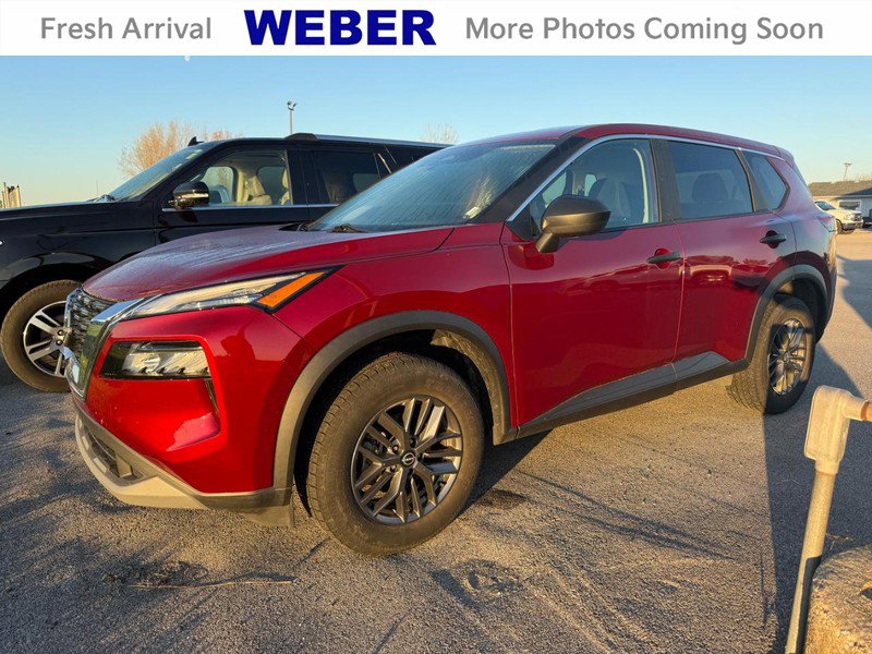 Used 2023 Nissan Rogue S image 1