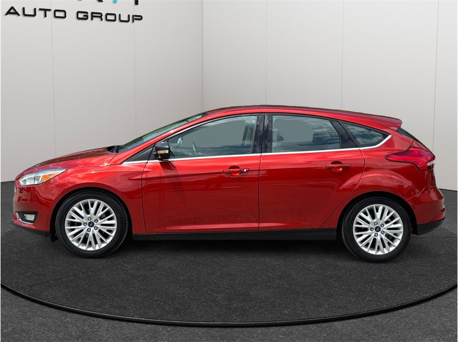 Used 2018 Ford Focus Titanium FWD image 4