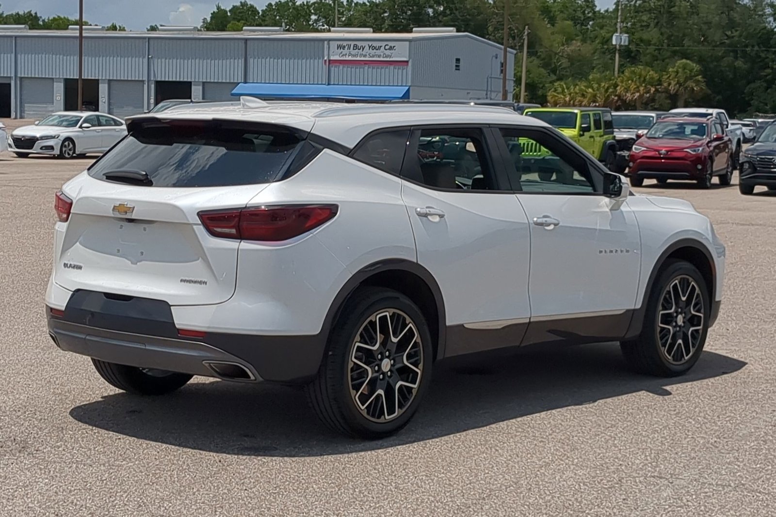 Used 2023 Chevrolet Blazer Premier FWD image 5