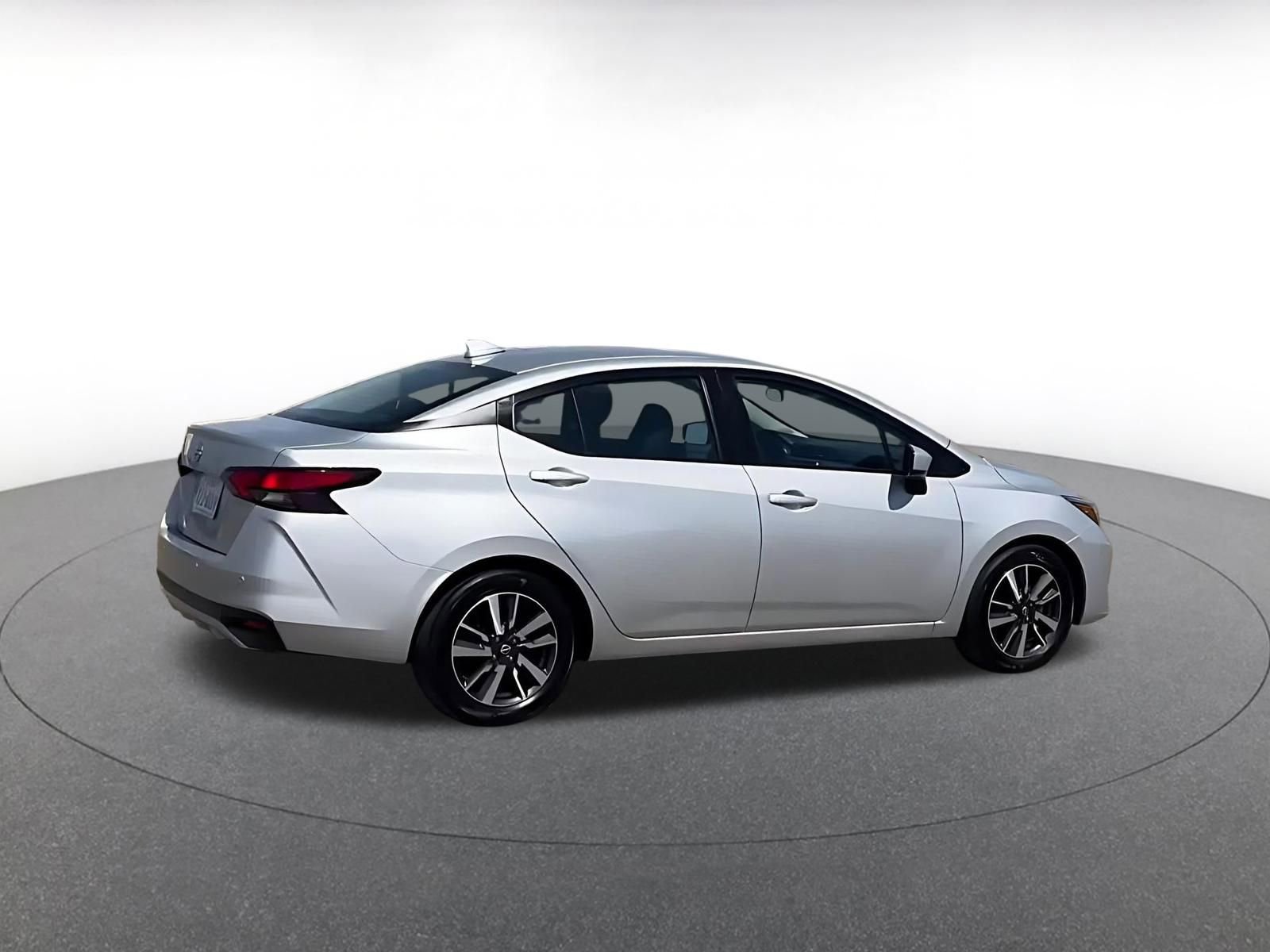 Used 2025 Nissan Versa SV image 15