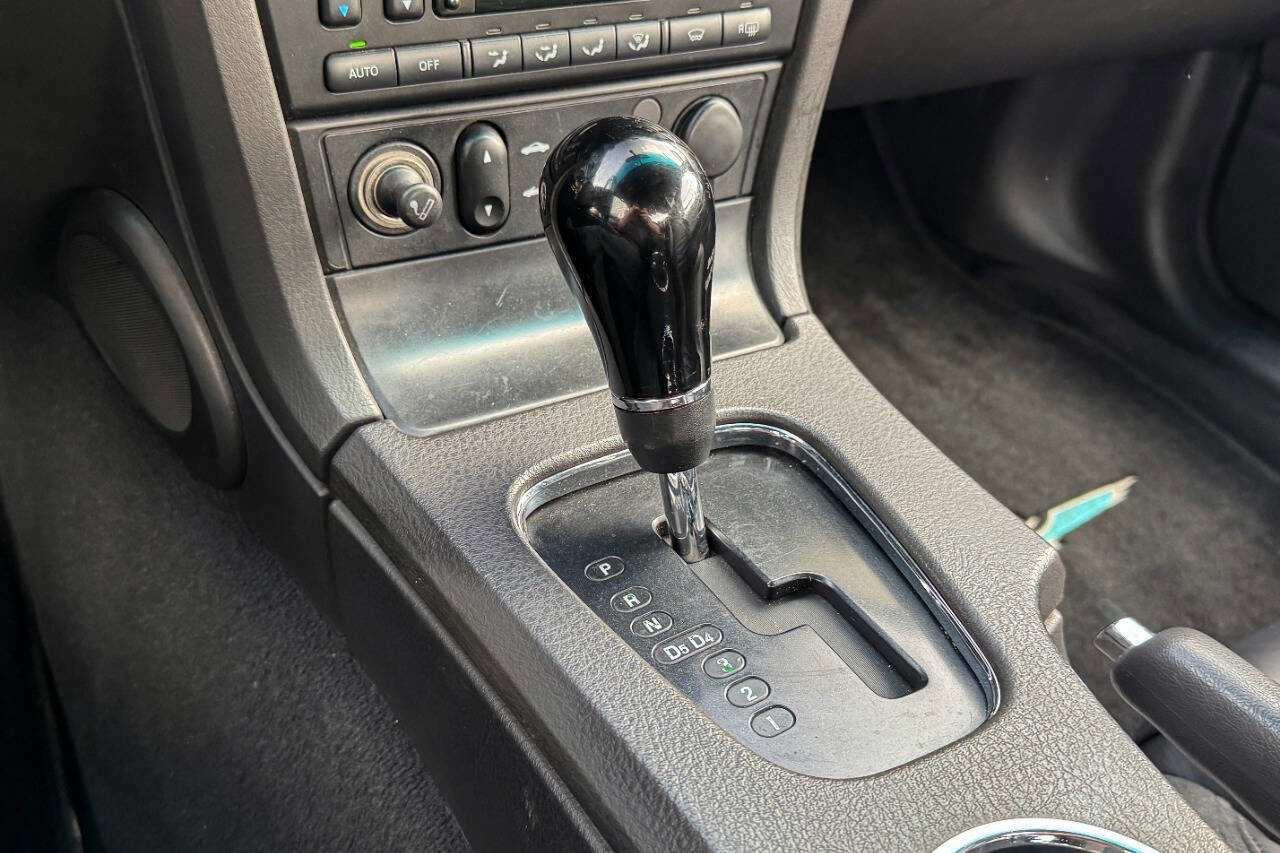 Used 2002 Ford Thunderbird Deluxe image 47