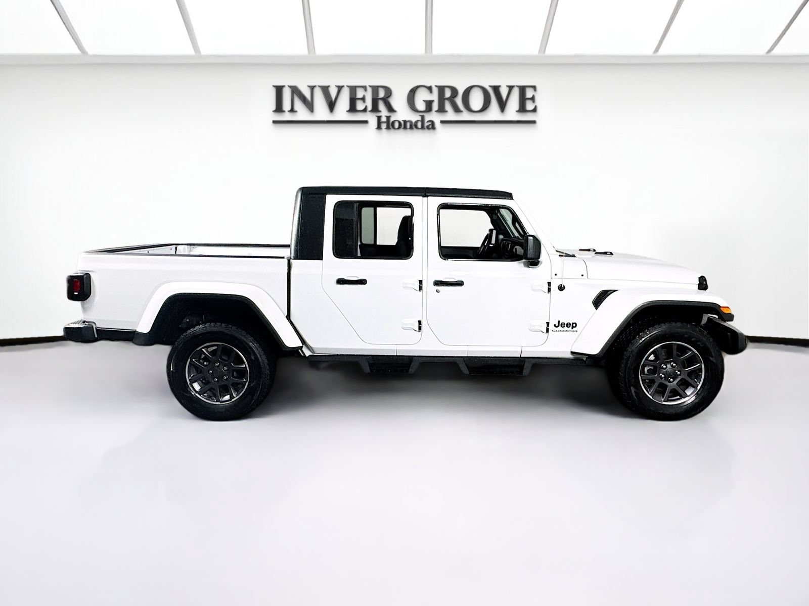 Used 2020 Jeep Gladiator Sport AWD/4WD image 4