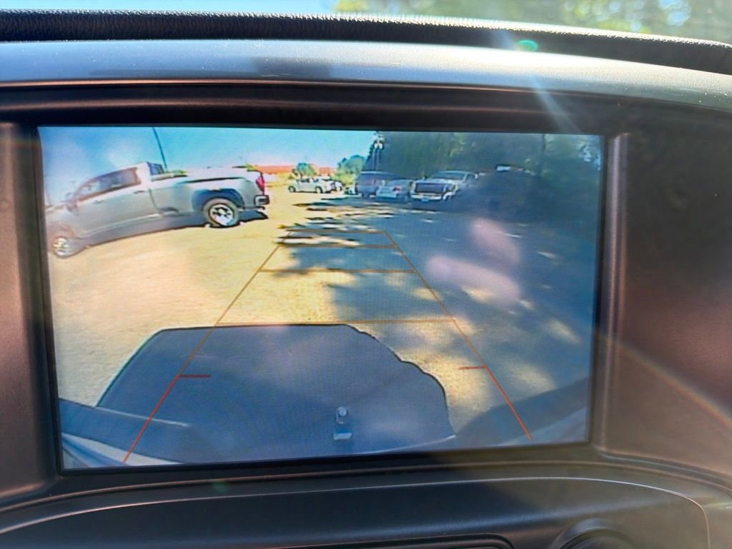 Used 2018 Chevrolet Silverado 1500 LT AWD/4WD image 17