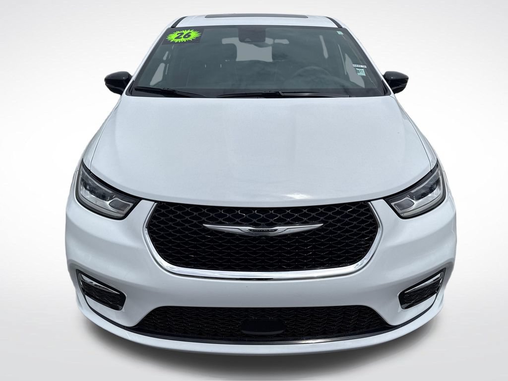 Used 2026 Chrysler Pacifica Limited AWD/4WD image 10