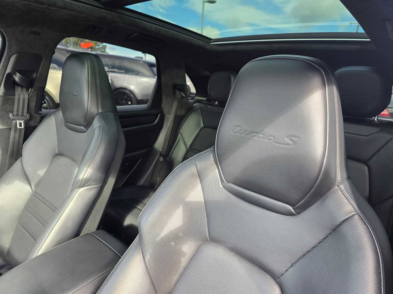 Used 2021 Porsche Cayenne Turbo S image 25