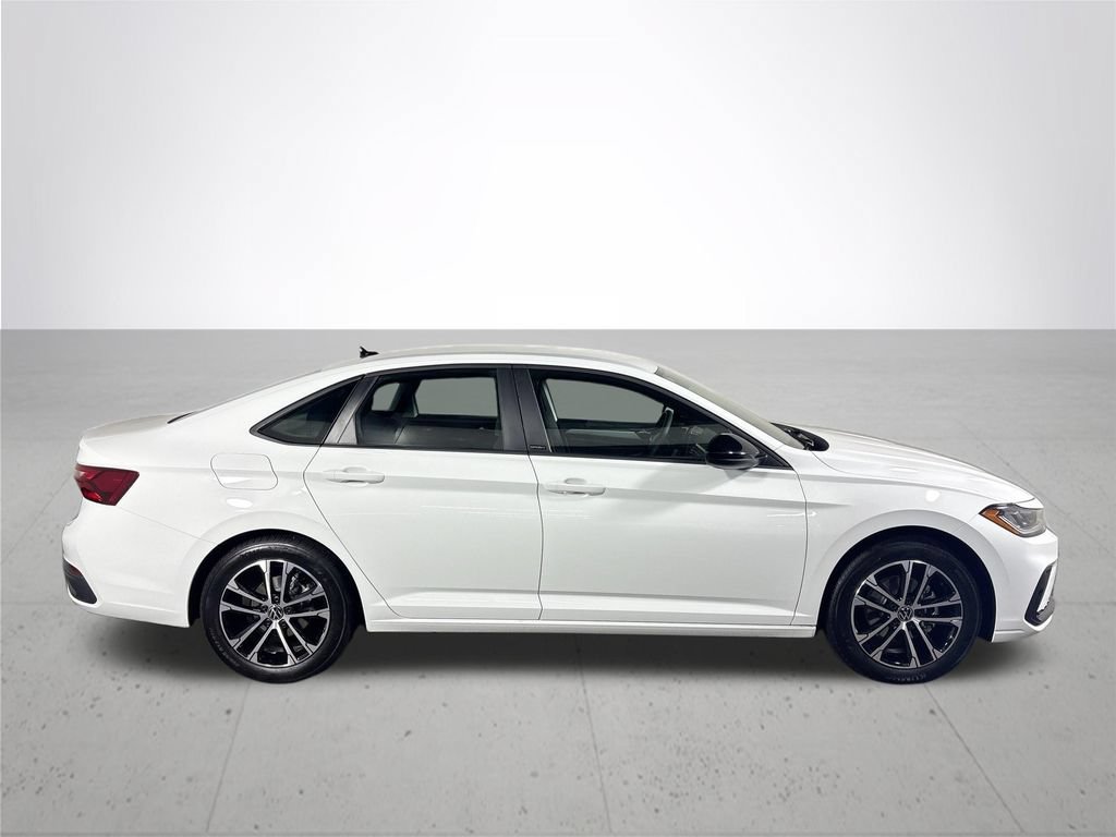Used 2025 Volkswagen Jetta Sport FWD image 7
