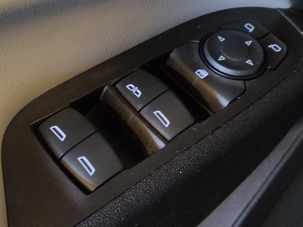Used 2020 Chevrolet Equinox LT image 27