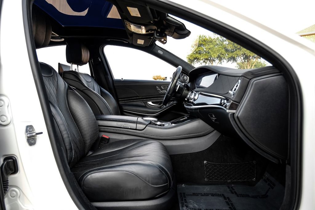 Used 2019 Mercedes-Benz S 560e w/ AMG Line Exterior image 38