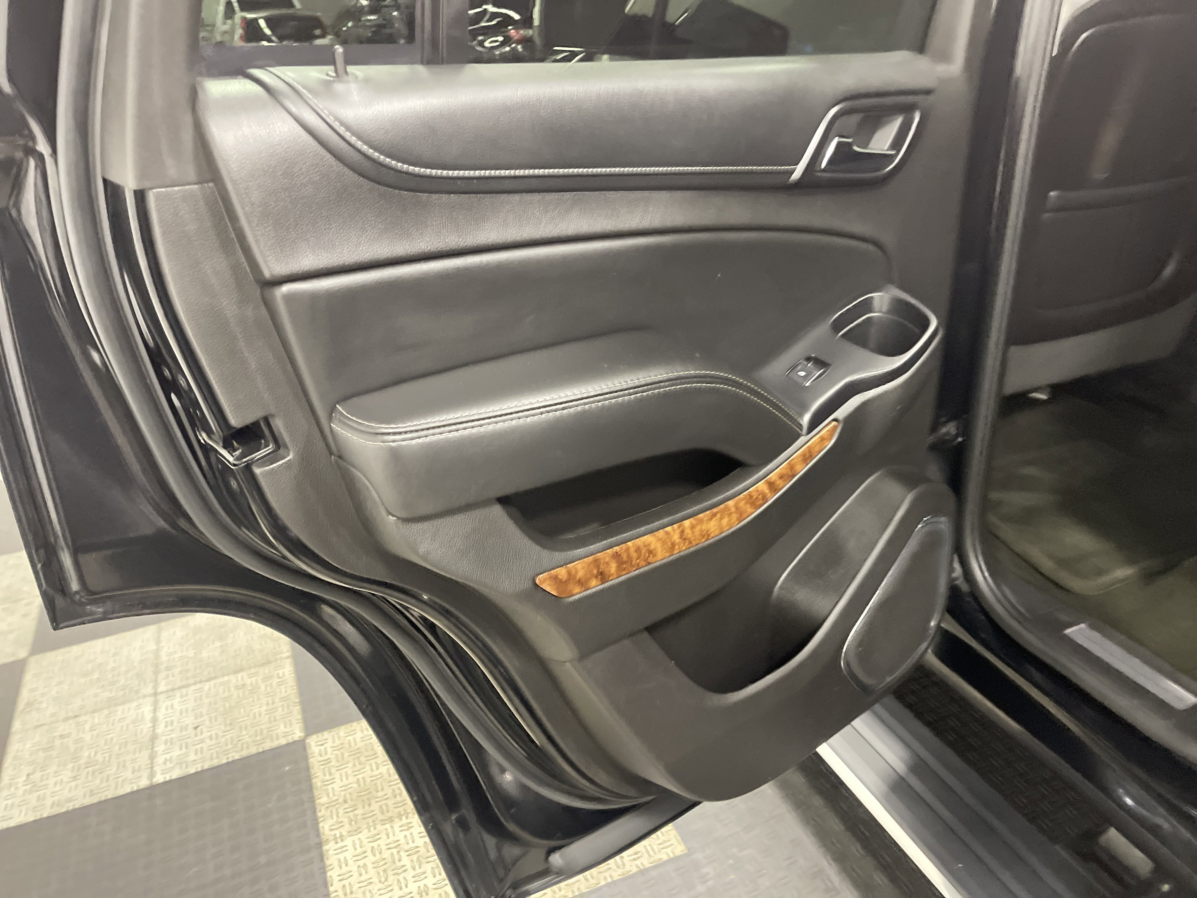 Used 2016 Chevrolet Tahoe LTZ AWD/4WD image 15