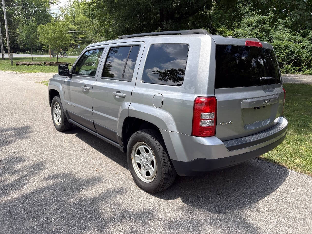 Used 2016 Jeep Patriot Sport w/ Power Value Group AWD/4WD image 5