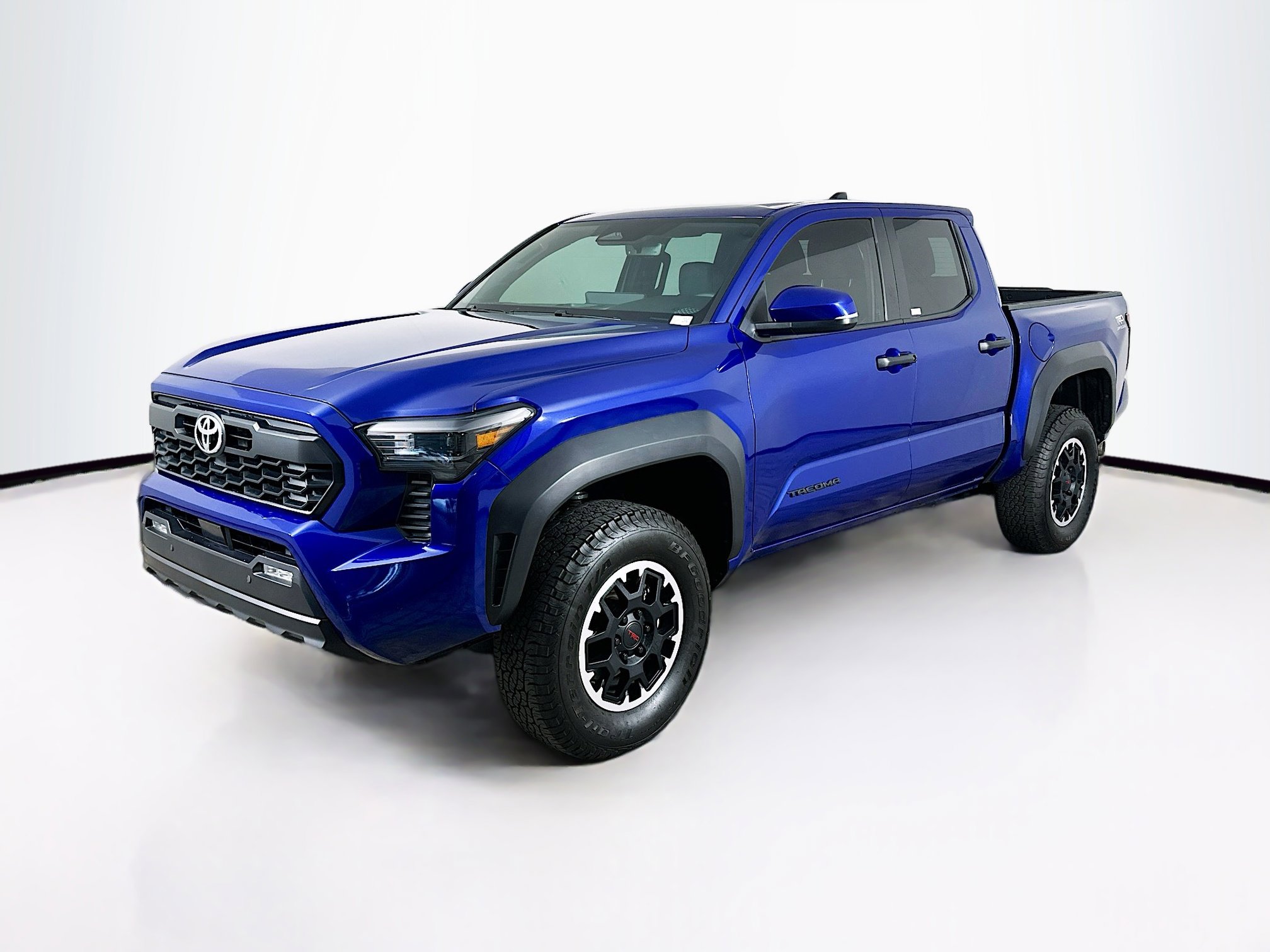 Used 2024 Toyota Tacoma SR5 AWD/4WD image 3