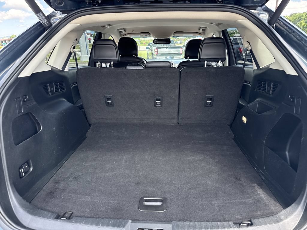 Used 2019 Ford Edge SEL w/ Equipment Group 201A AWD/4WD image 18