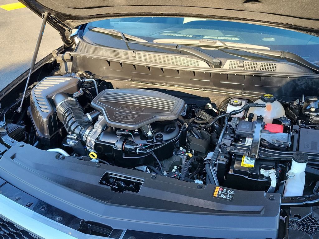 Used 2025 Cadillac XT6 Premium Luxury image 23