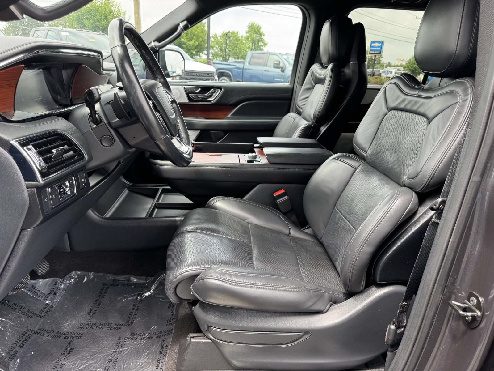 Used 2022 Lincoln Navigator Reserve AWD/4WD image 22