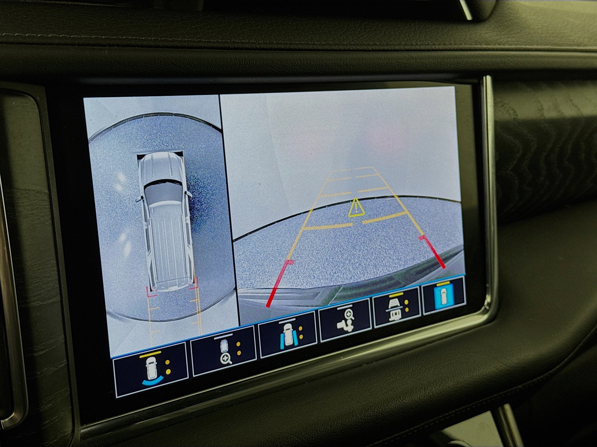 Used 2021 GMC Yukon Denali w/ Denali Ultimate Package image 13