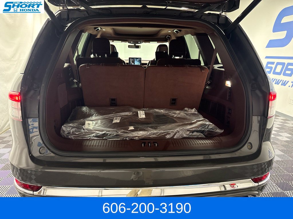 Used 2022 Lincoln Aviator Black Label Grand Touring w/ Class IV Trailer Tow Package AWD/4WD image 10