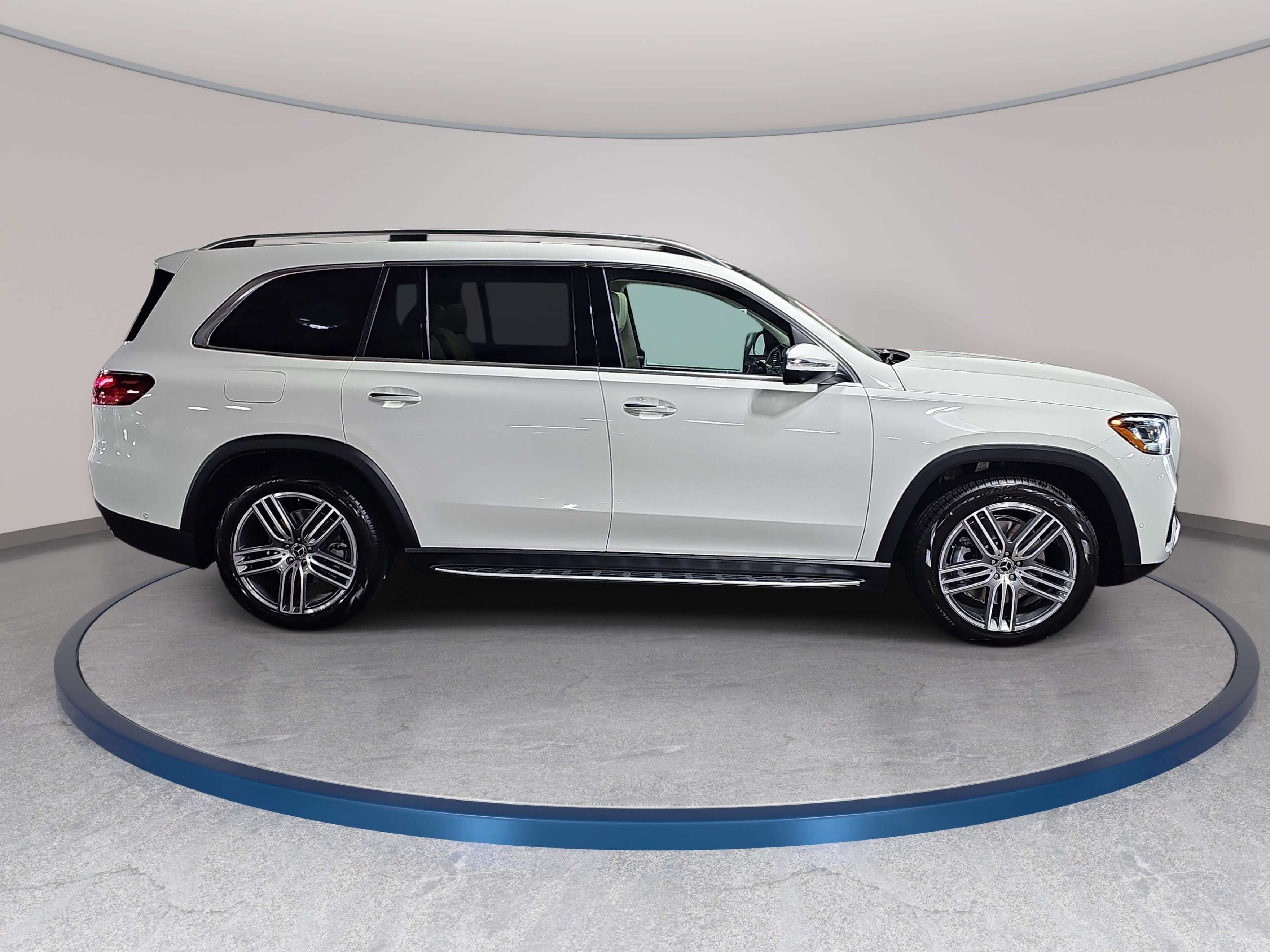 New 2026 Mercedes-Benz GLS 450 4MATIC image 4