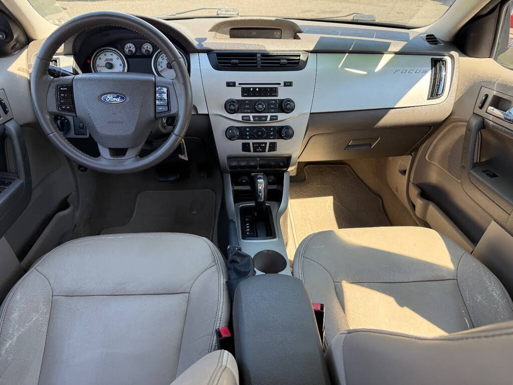 Used 2009 Ford Focus SEL image 16