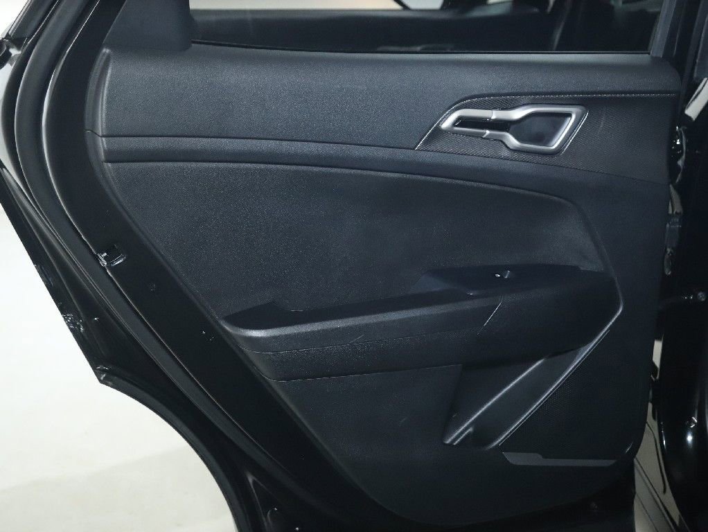 Used 2025 Kia Sportage LX AWD/4WD image 13