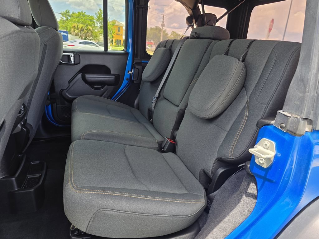 Used 2024 Jeep Wrangler Unlimited AWD/4WD image 15
