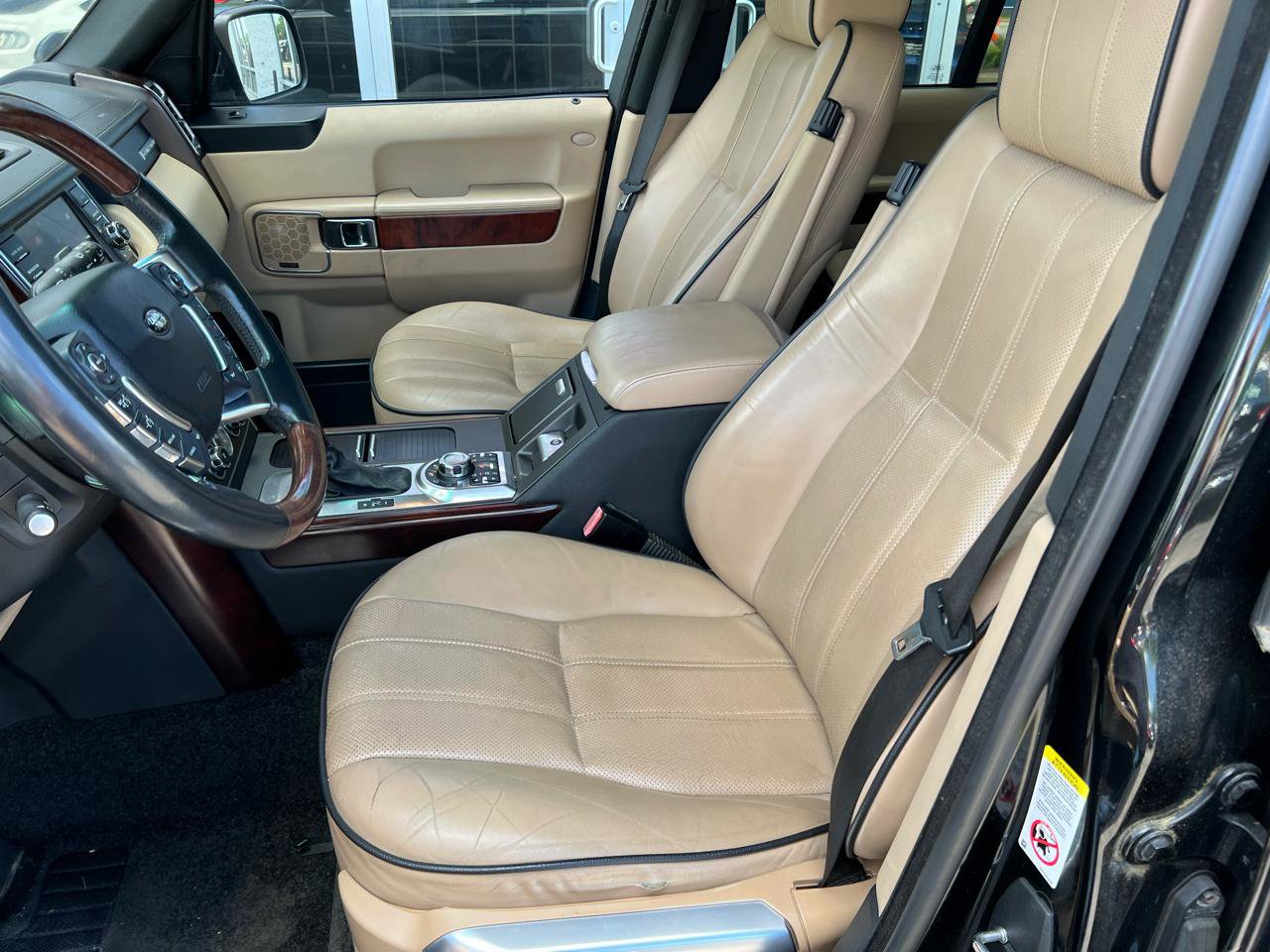 Used 2011 Land Rover Range Rover Supercharged AWD/4WD image 12