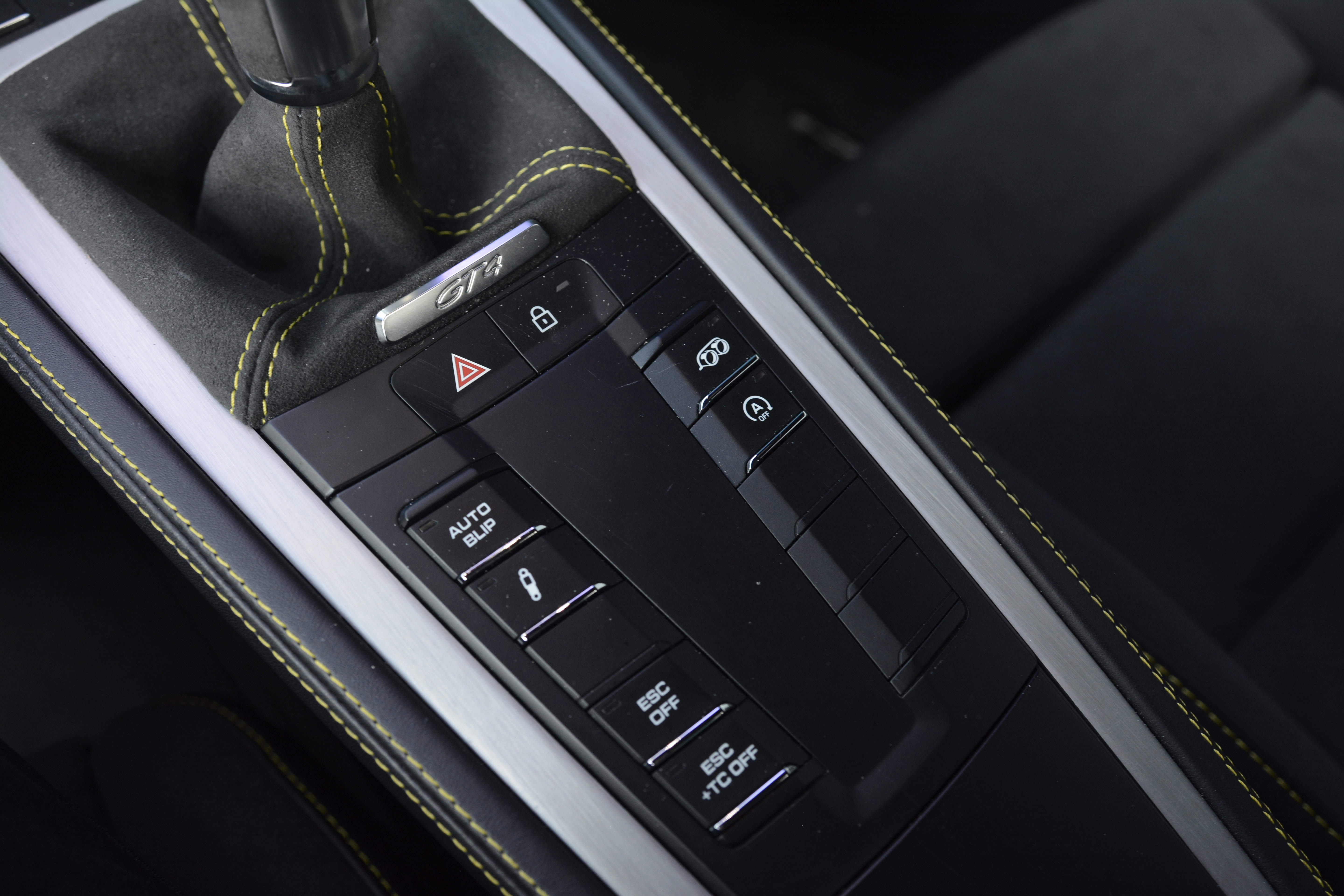 Certified 2022 Porsche 718 Cayman GT4 RWD image 24