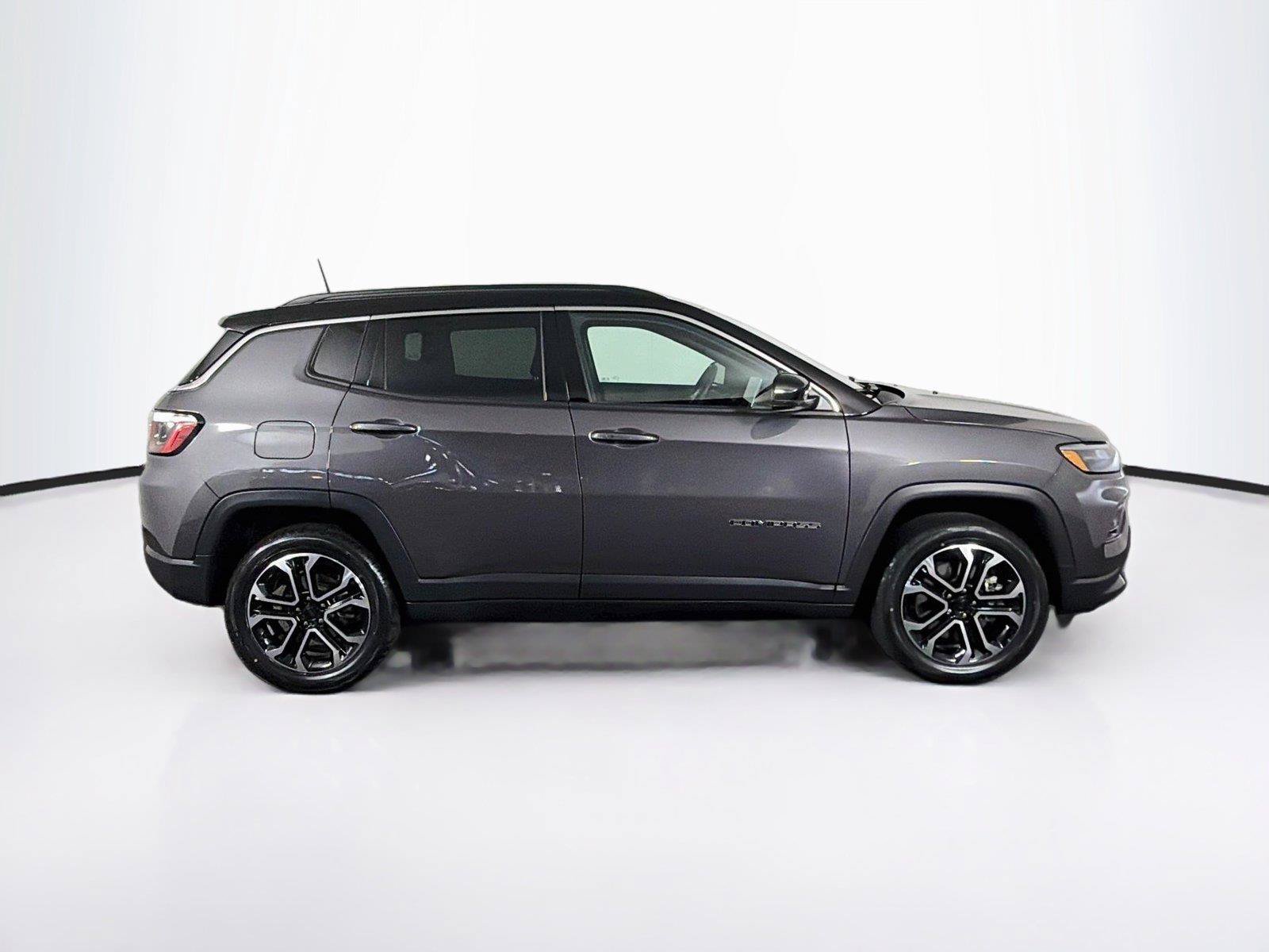 Used 2024 Jeep Compass Limited AWD/4WD image 12