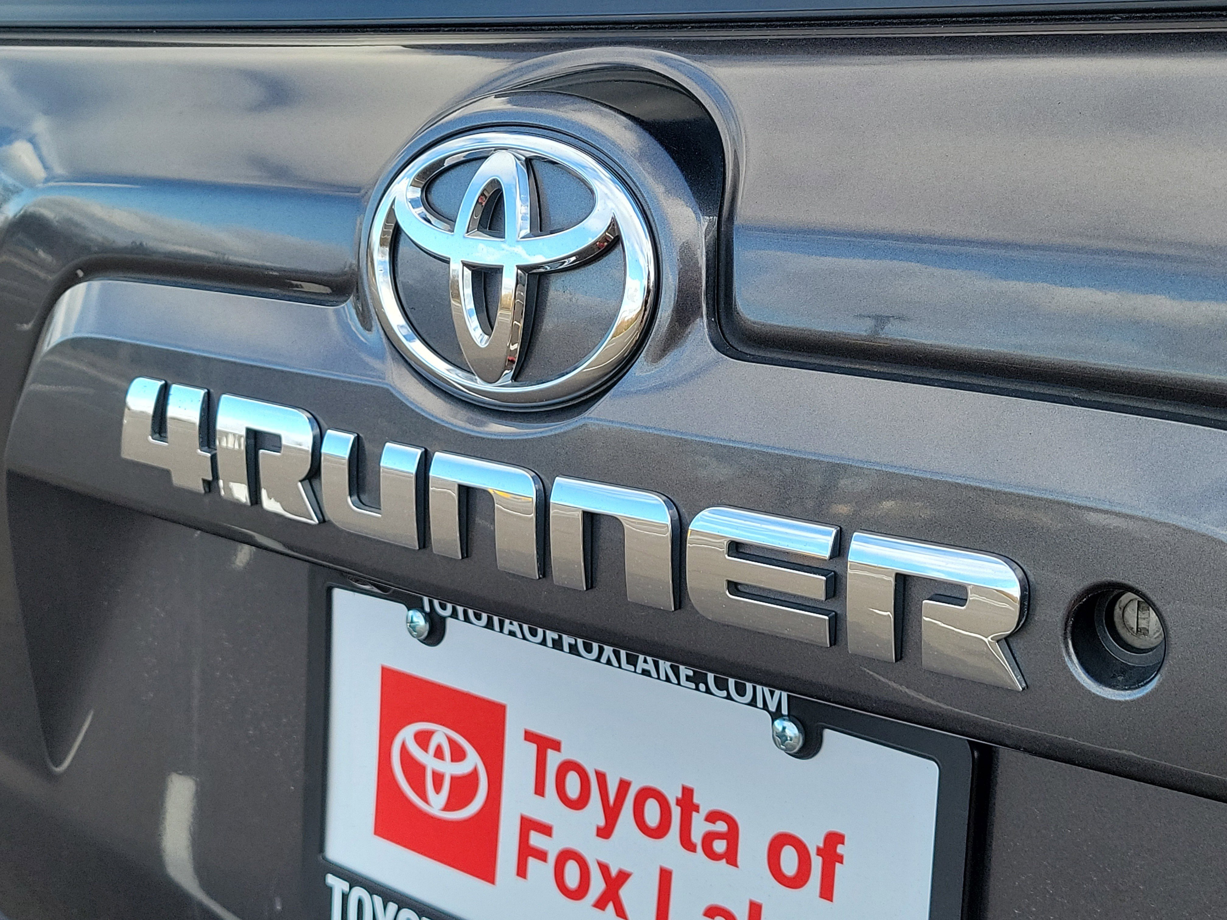 Used 2018 Toyota 4Runner SR5 image 7