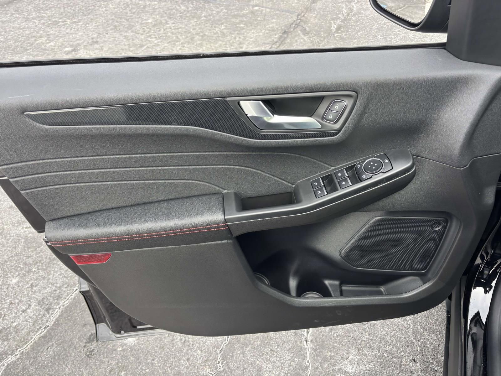 New 2026 Ford Escape ST-Line Select w/ Equipment Group 401A image 11