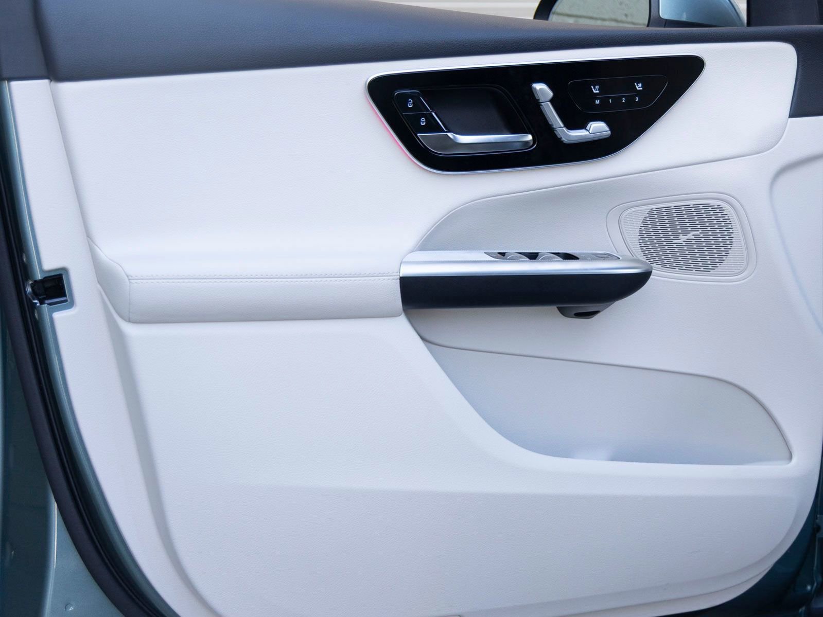 Used 2026 Mercedes-Benz GLC 300 image 12