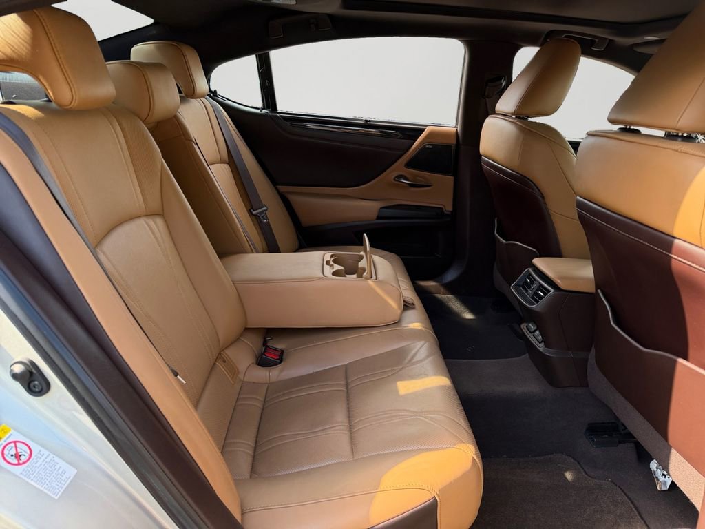 Used 2019 Lexus ES 350 Ultra Luxury w/ Accessory Package 2 image 8