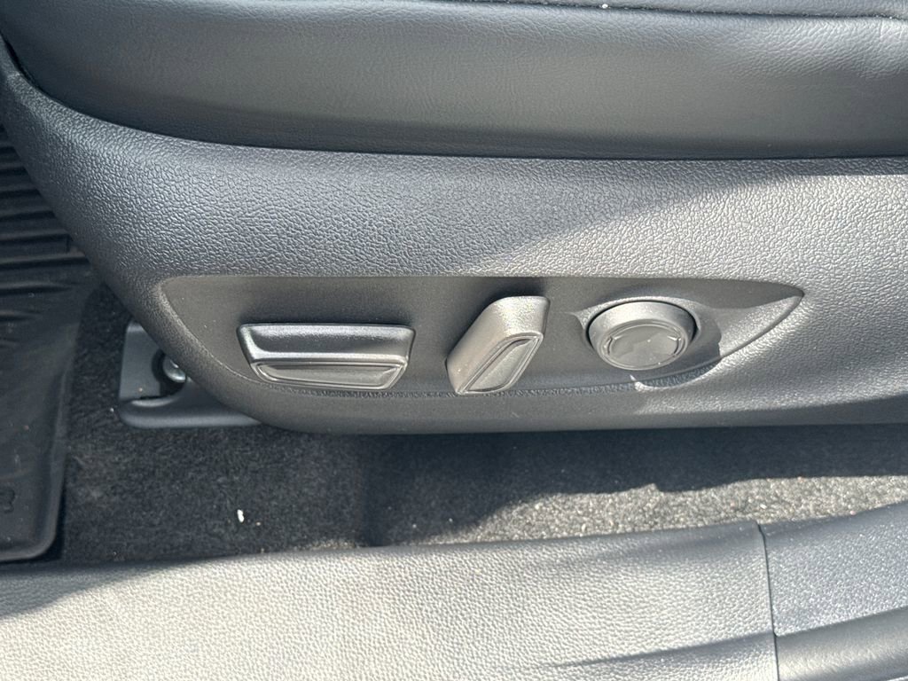 Used 2026 Toyota Highlander XLE image 49